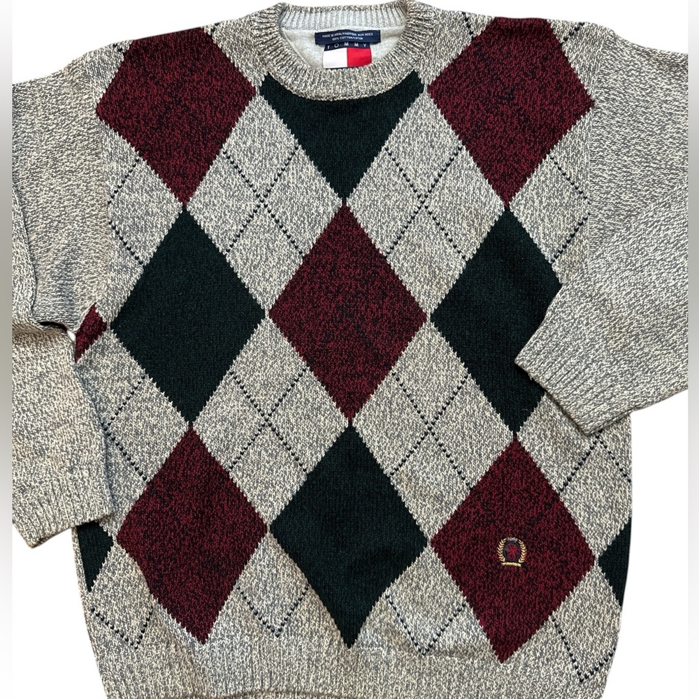 Vintage Tommy Hilfiger Men’s Sweater Size Large Christmas Colors Crest Logo‎